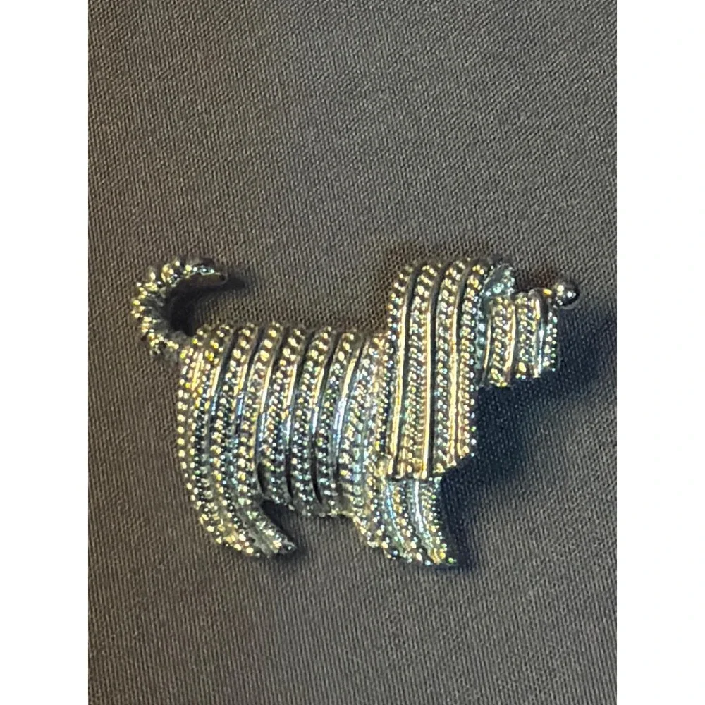 Sarah Coventry Vintage Silver Tone Dog Brooch Textured Poodle Terrier Animal Pin